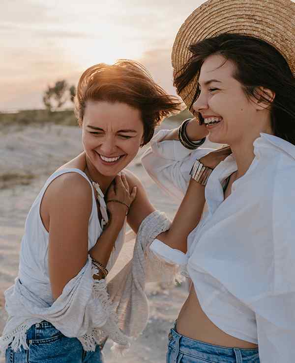 https://villamia.gr/wp-content/uploads/2020/10/home_02_portrait_04.jpg